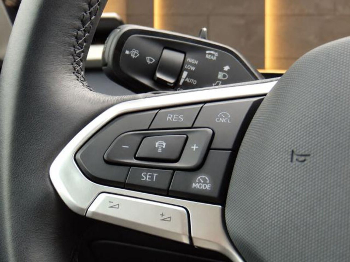 Volkswagen T-Roc 1.5 etsi Style 115cv dsg (12)