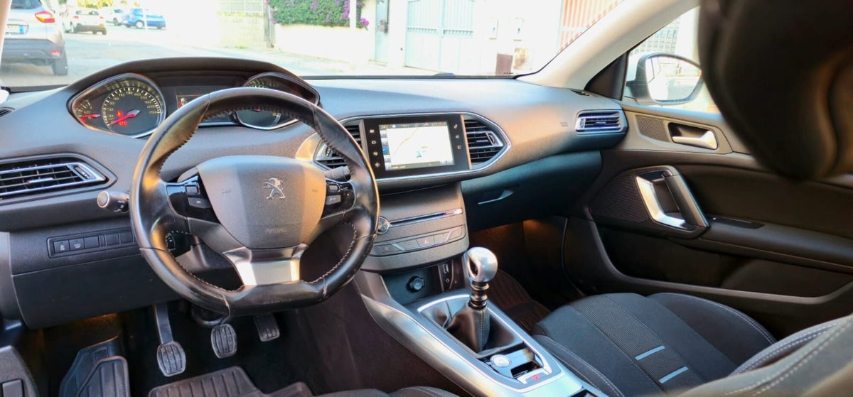 Peugeot 308 1.6 e-HDi 115 CV Stop&Start GT Line (20)