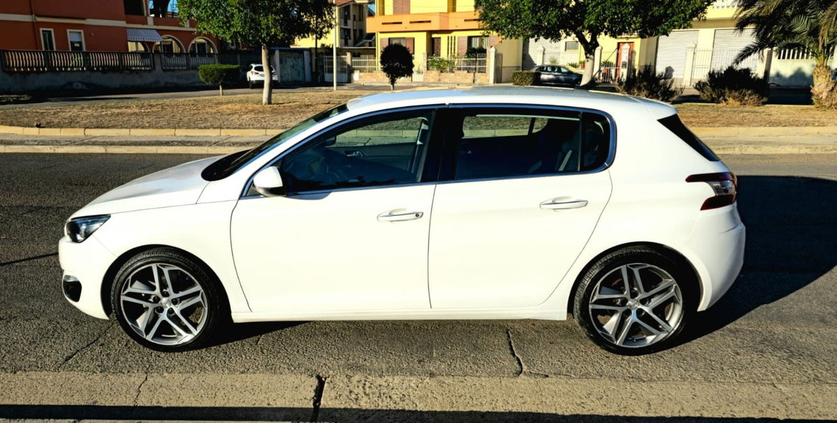 Peugeot 308 1.6 e-HDi 115 CV Stop&Start GT Line (6)