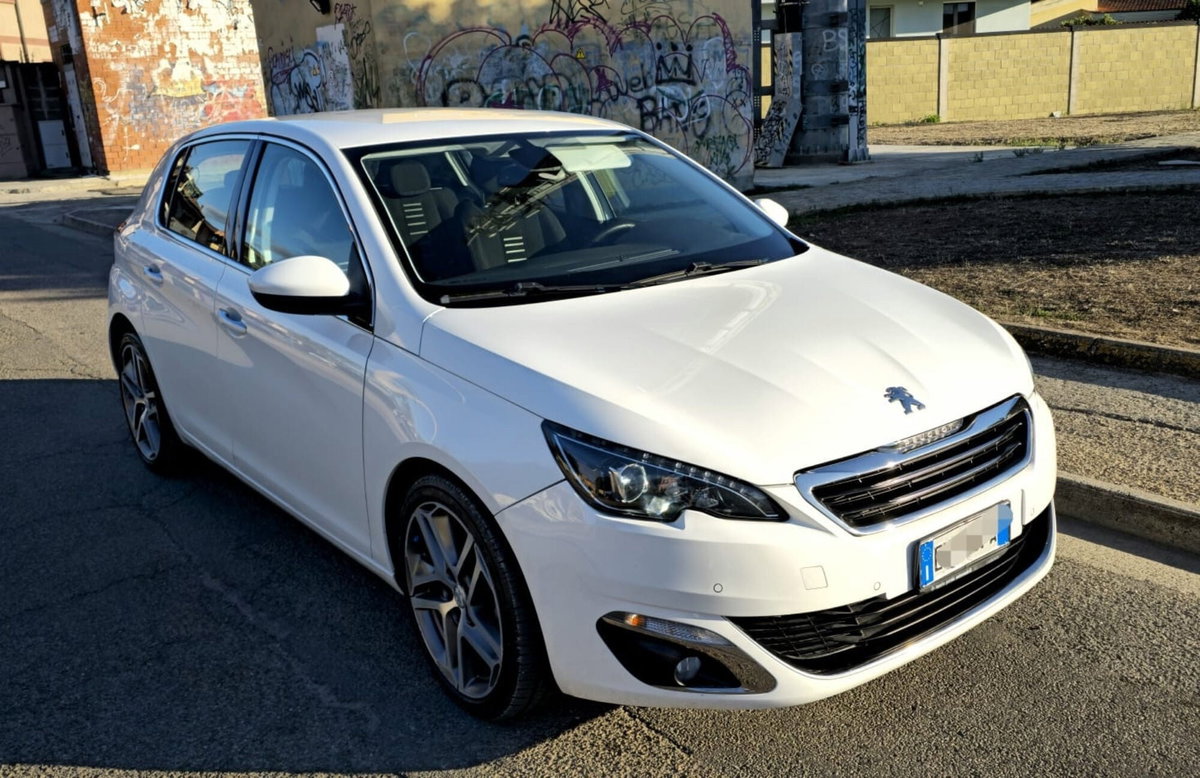 Peugeot 308 1.6 e-HDi 115 CV Stop&Start GT Line (7)