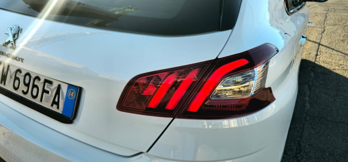 Peugeot 308 1.6 e-HDi 115 CV Stop&Start GT Line (9)