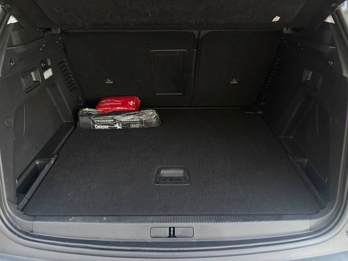 Peugeot 3008 BlueHDi 130 S&S EAT8 Allure Pack (13)