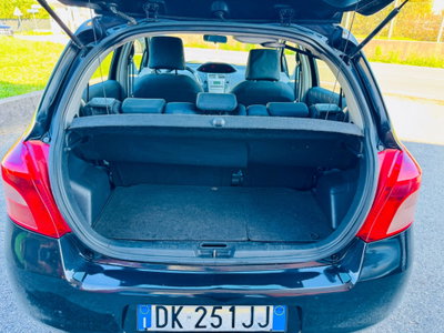 Toyota Yaris 1.3 5 porte Navi (20)