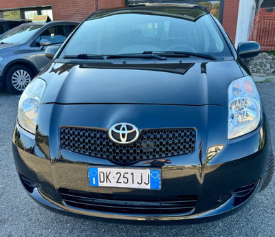 Toyota Yaris 1.3 5 porte Navi (3)