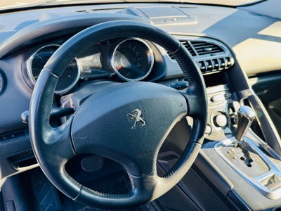 Peugeot 3008 2.0 HDi 163CV aut. Allure (13)