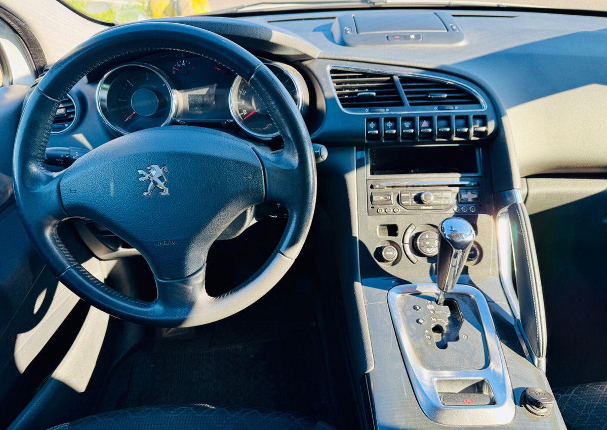 Peugeot 3008 2.0 HDi 163CV aut. Allure (18)