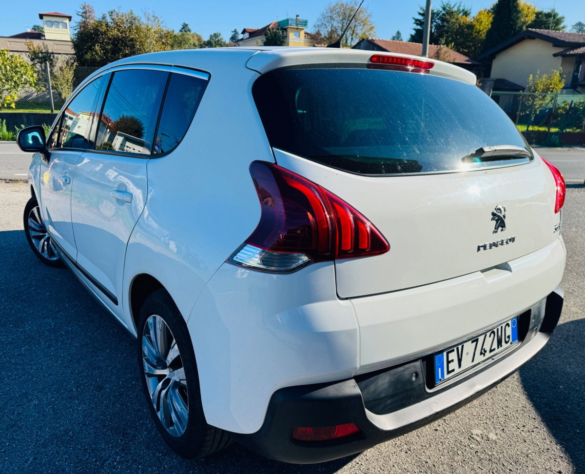 Peugeot 3008 2.0 HDi 163CV aut. Allure (6)