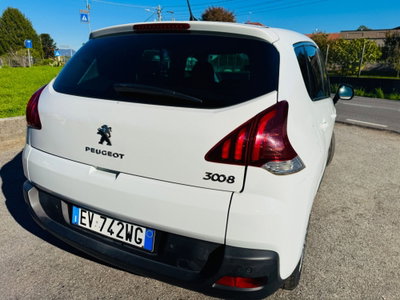 Peugeot 3008 2.0 HDi 163CV aut. Allure (7)