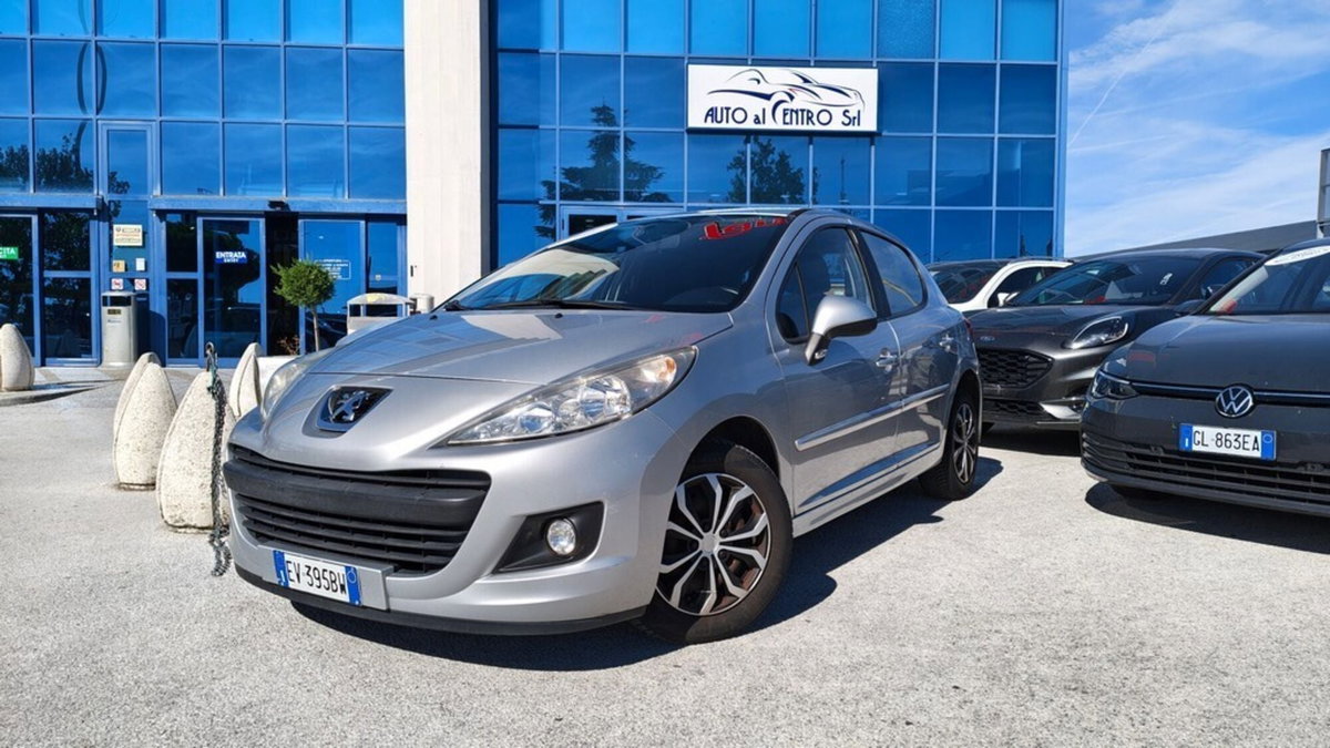 Peugeot 207 HDi 70CV 5p. Access