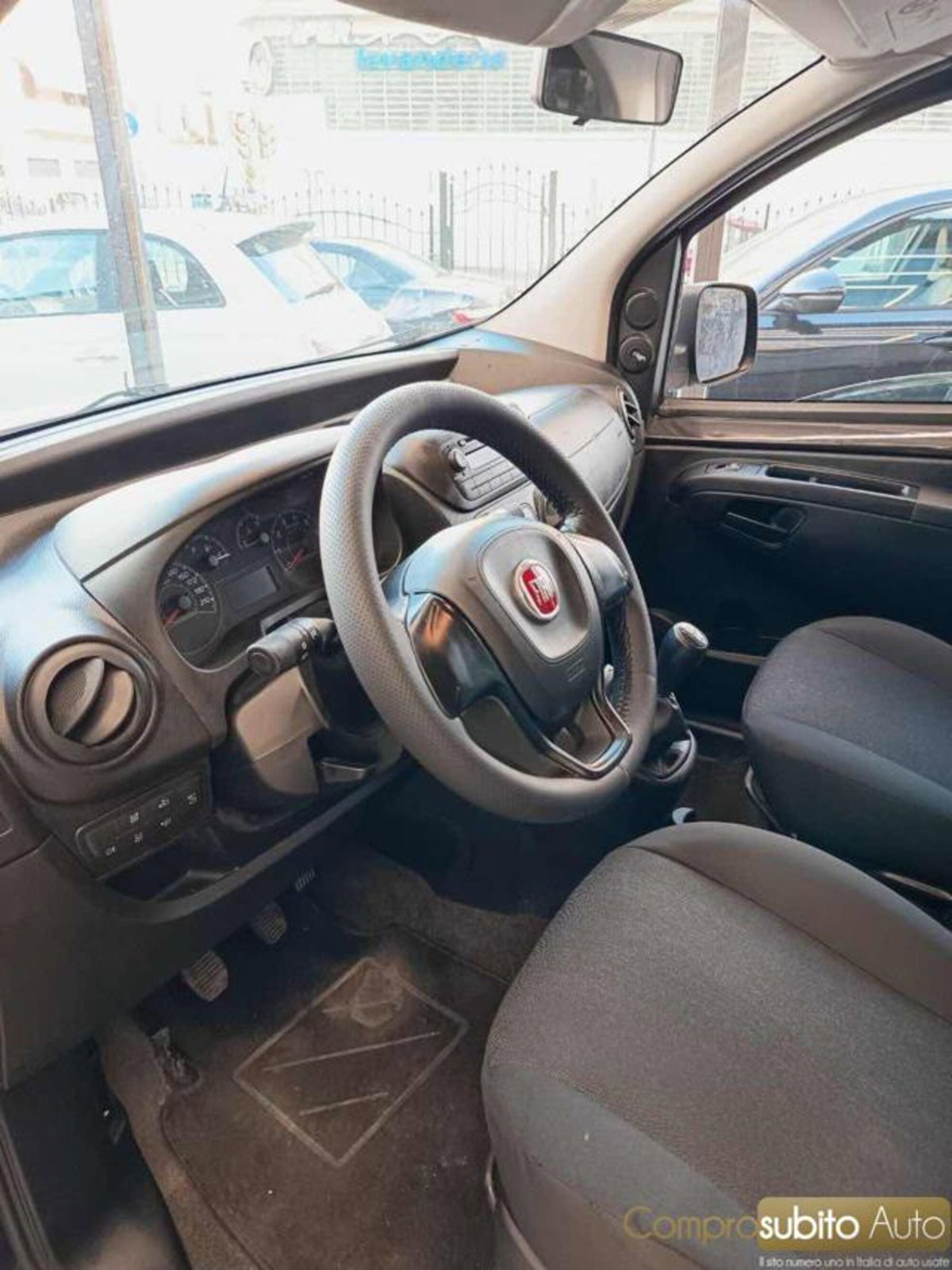 Fiat Qubo 1.3 MJT 80 CV Lounge (10)