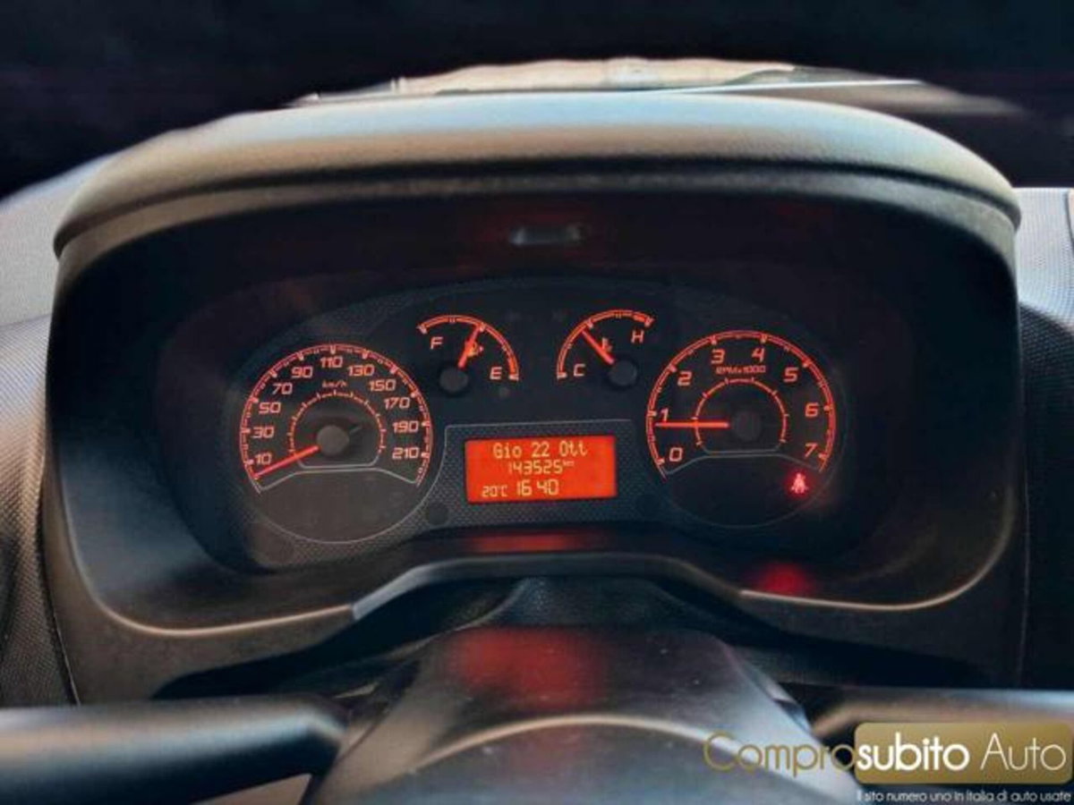 Fiat Qubo 1.3 MJT 80 CV Lounge (16)