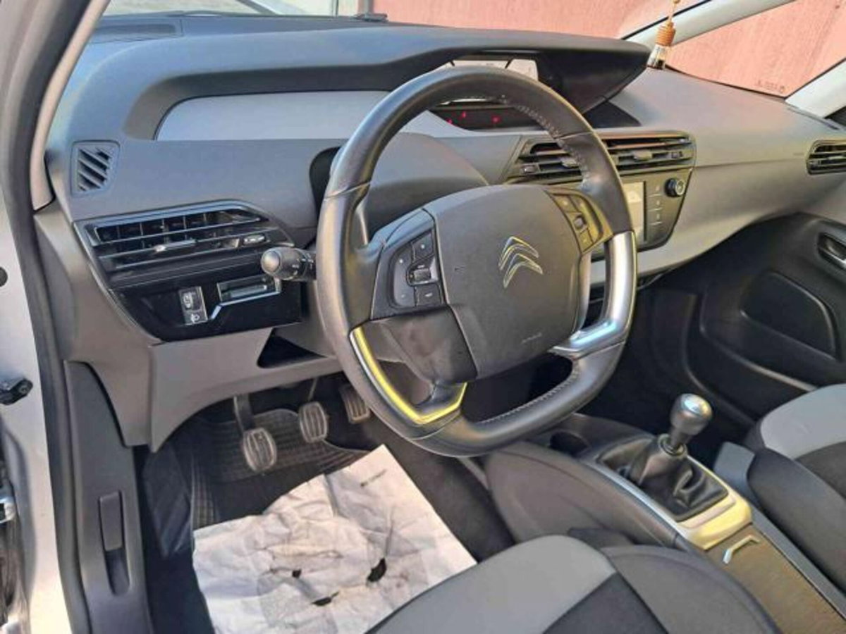 Citroen Grand C4 Picasso 1.6 e-HDi 115 Exclusive (17)