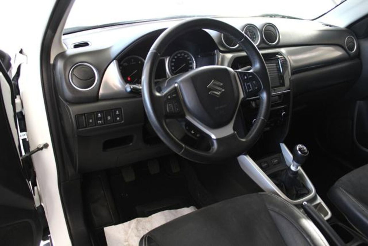 Suzuki Vitara 1.6 DDiS V-Top (6)