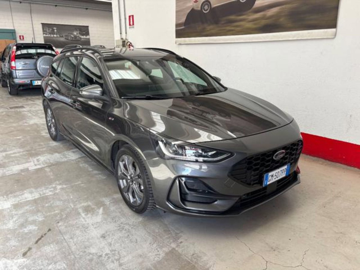 Ford Focus Station Wagon 1.0 EcoBoost Hybrid 125CV Powershift SW ST-Line Design (12)