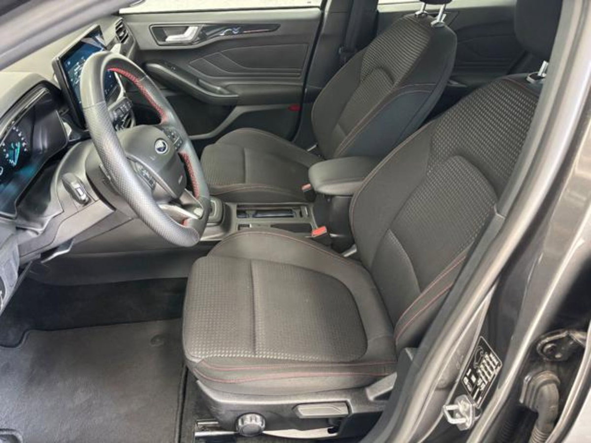 Ford Focus Station Wagon 1.0 EcoBoost Hybrid 125CV Powershift SW ST-Line Design (5)