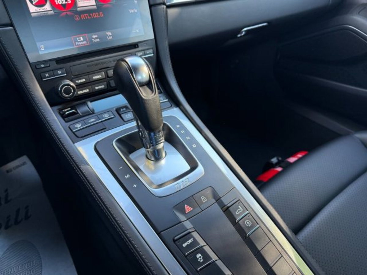 Porsche 718 Cayman  Cayman 2.0 300cv (11)
