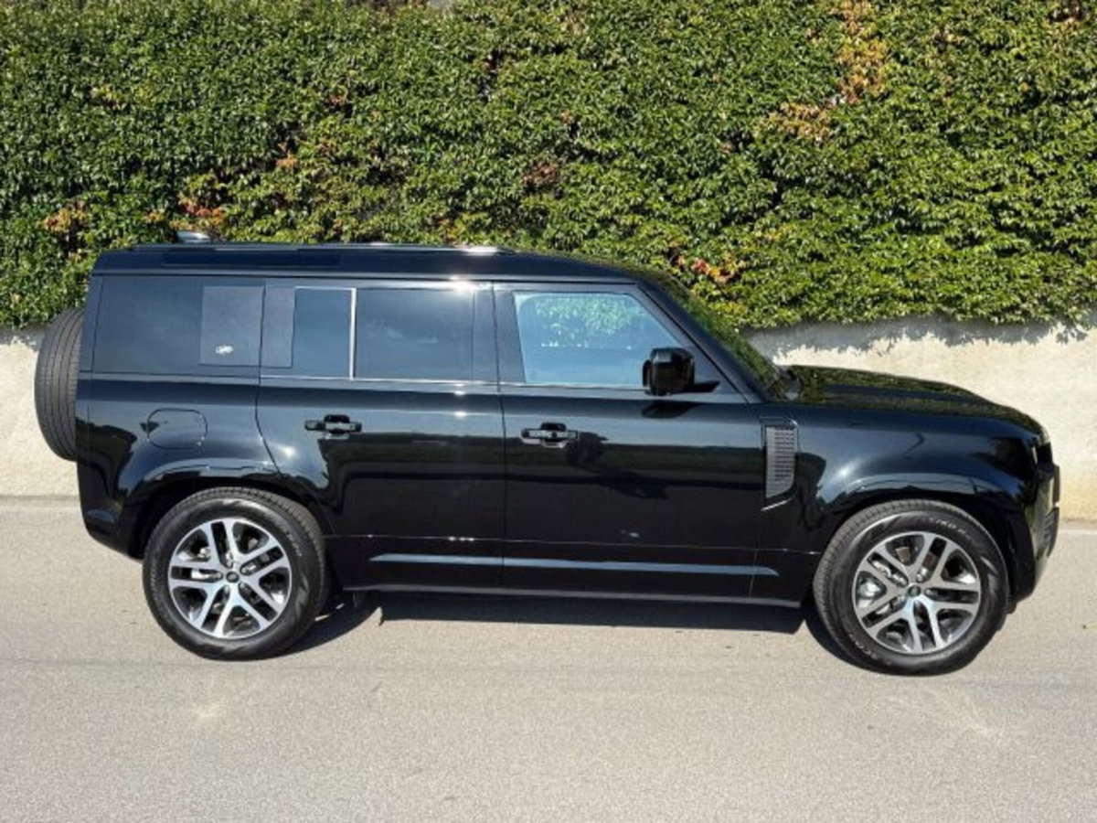 Land Rover Defender 110 3.0d i6 mhev XS Edition awd 250cv auto (5)
