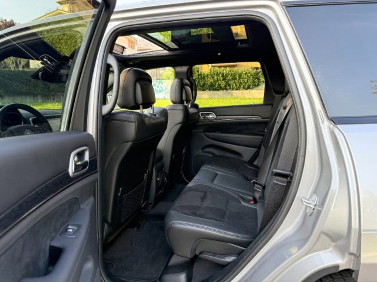 Jeep Grand Cherokee 3.0 V6 CRD 250 Multijet II S Model (7)