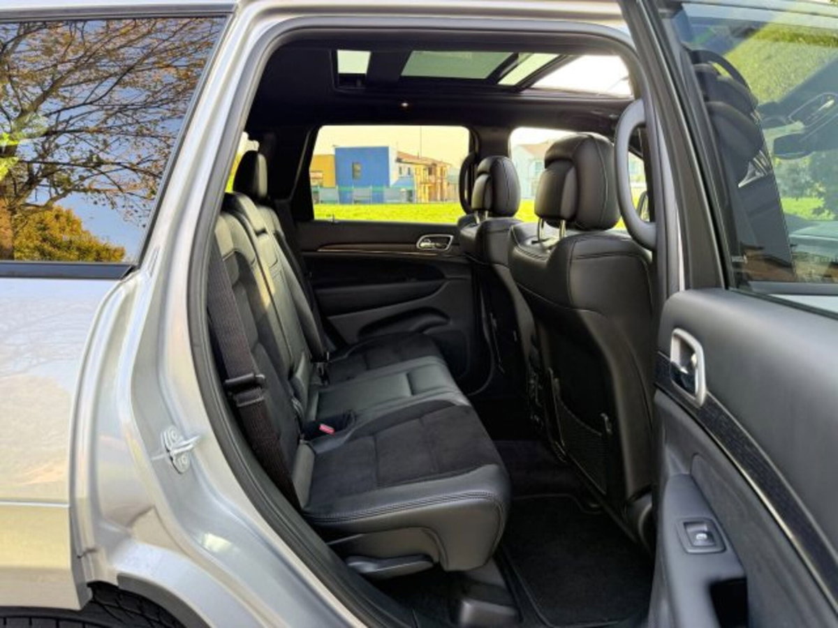 Jeep Grand Cherokee 3.0 V6 CRD 250 Multijet II S Model (8)