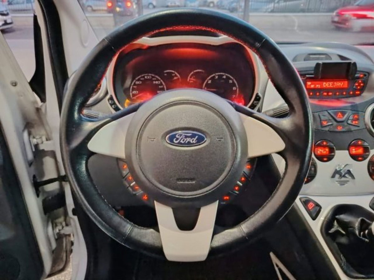 Ford Ka 1.2 8V 69CV Titanium (13)