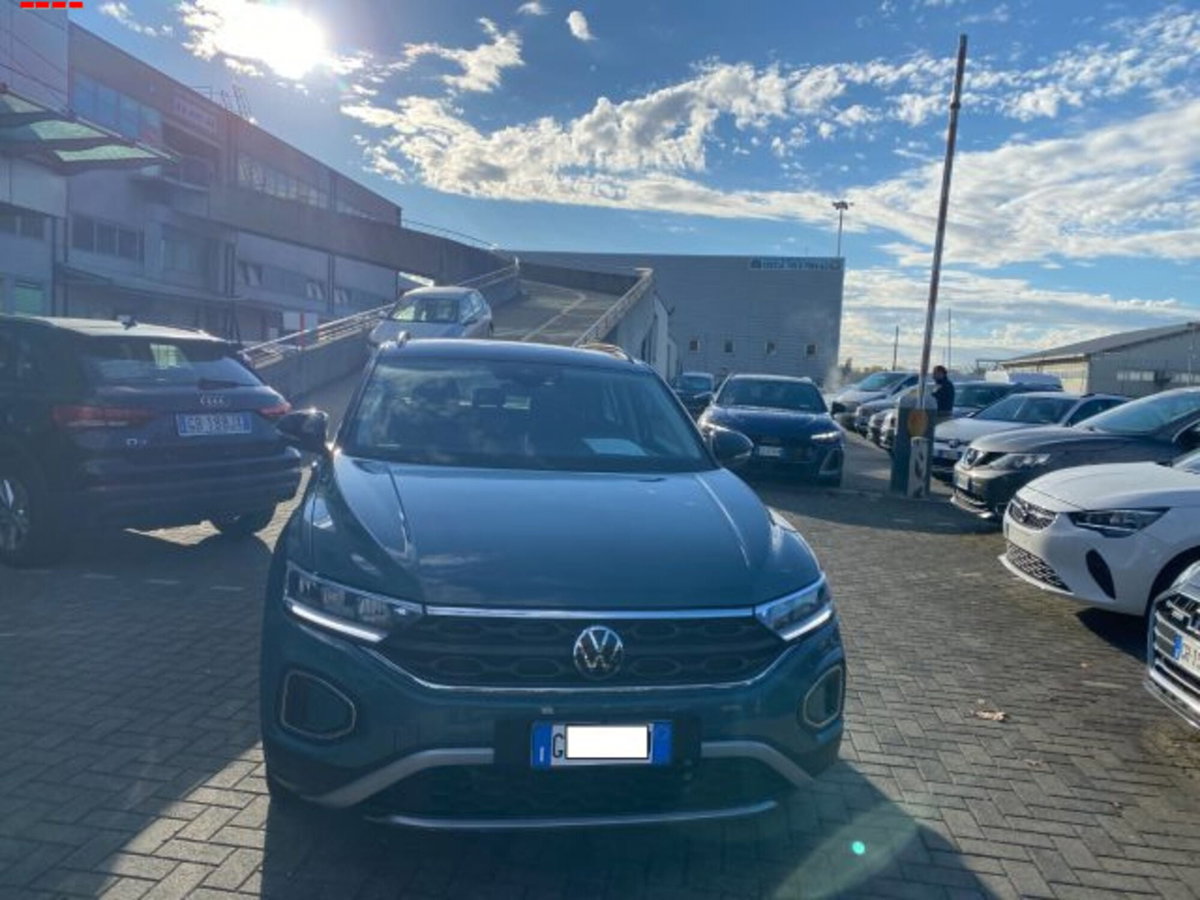Volkswagen T-Roc 1.5 tsi Life dsg (6)