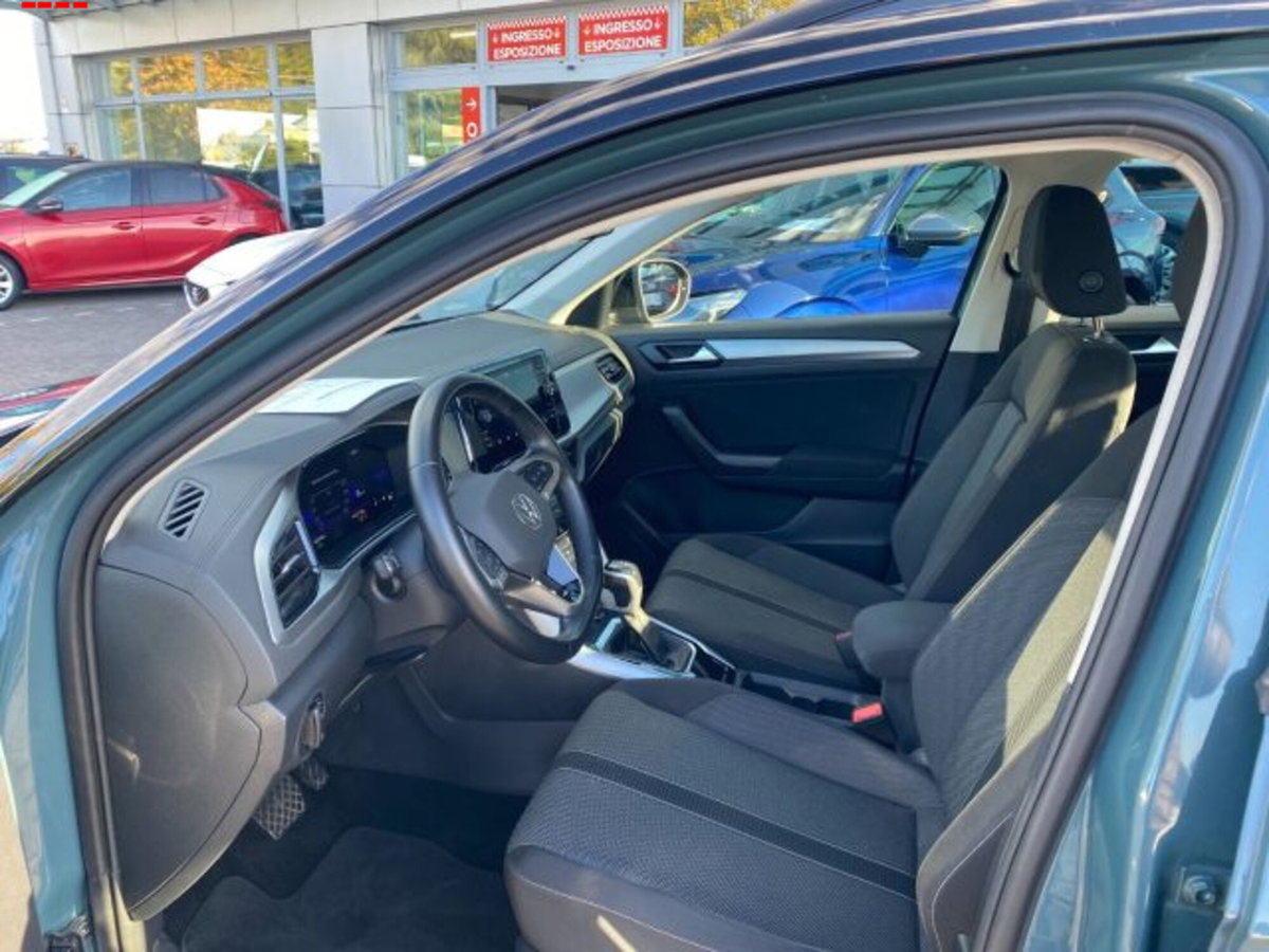 Volkswagen T-Roc 1.5 tsi Life dsg (7)