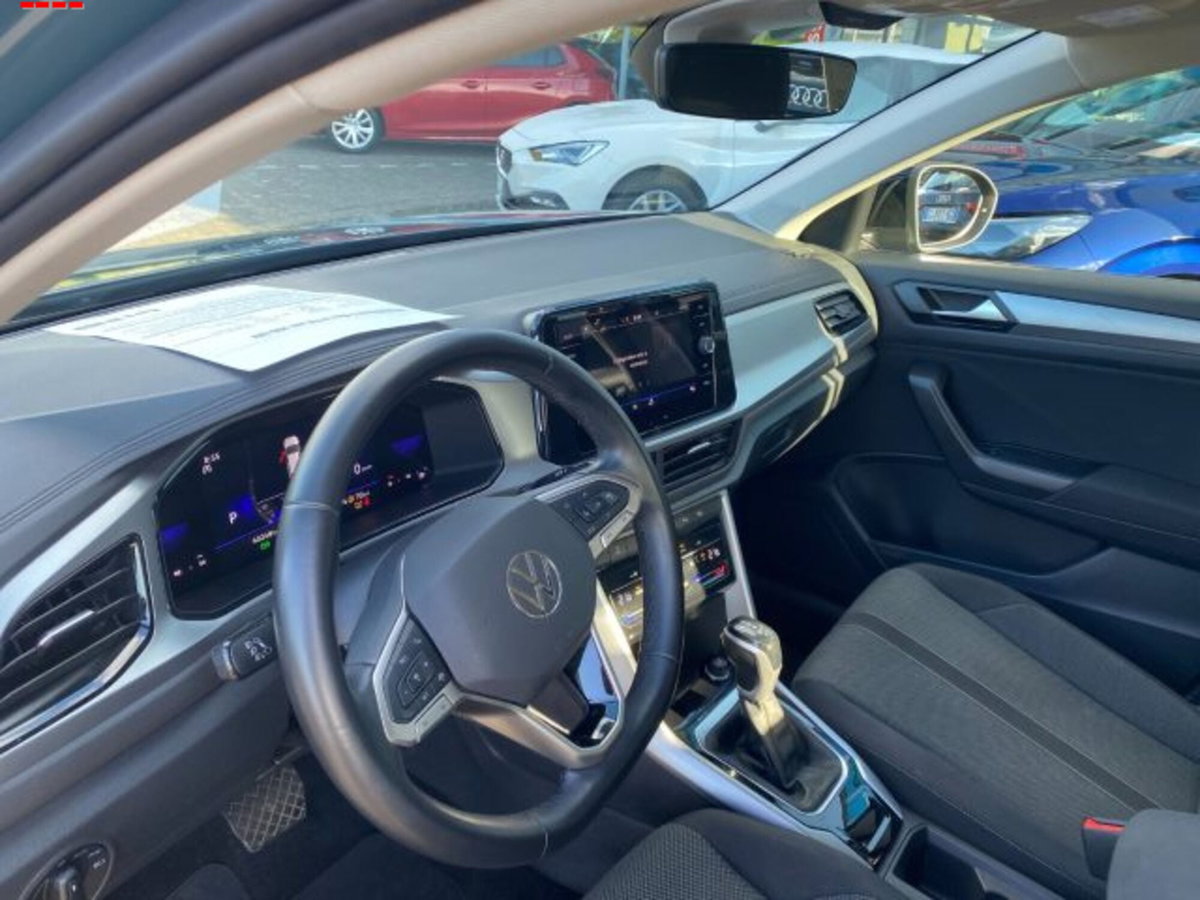 Volkswagen T-Roc 1.5 tsi Life dsg (8)