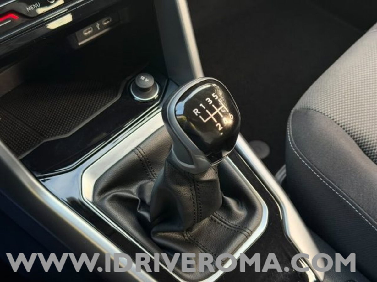 Volkswagen T-Roc 1.0 tsi Sport (12)