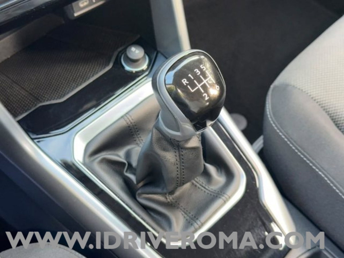 Volkswagen T-Roc 1.0 tsi Sport (15)