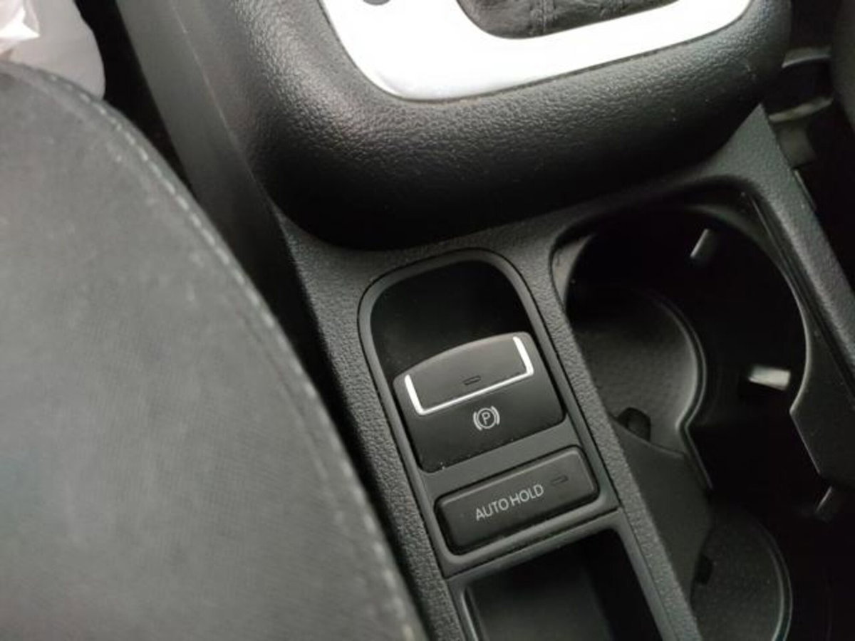 Volkswagen Tiguan 2.0 TDI 177 CV 4MOTION DSG R-Line BlueMotion Tech. (18)