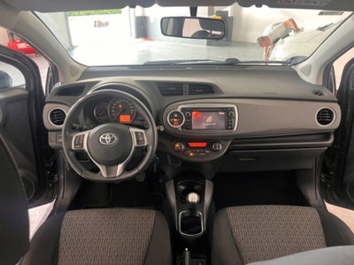 Toyota Yaris 1.0 5 porte Lounge (9)