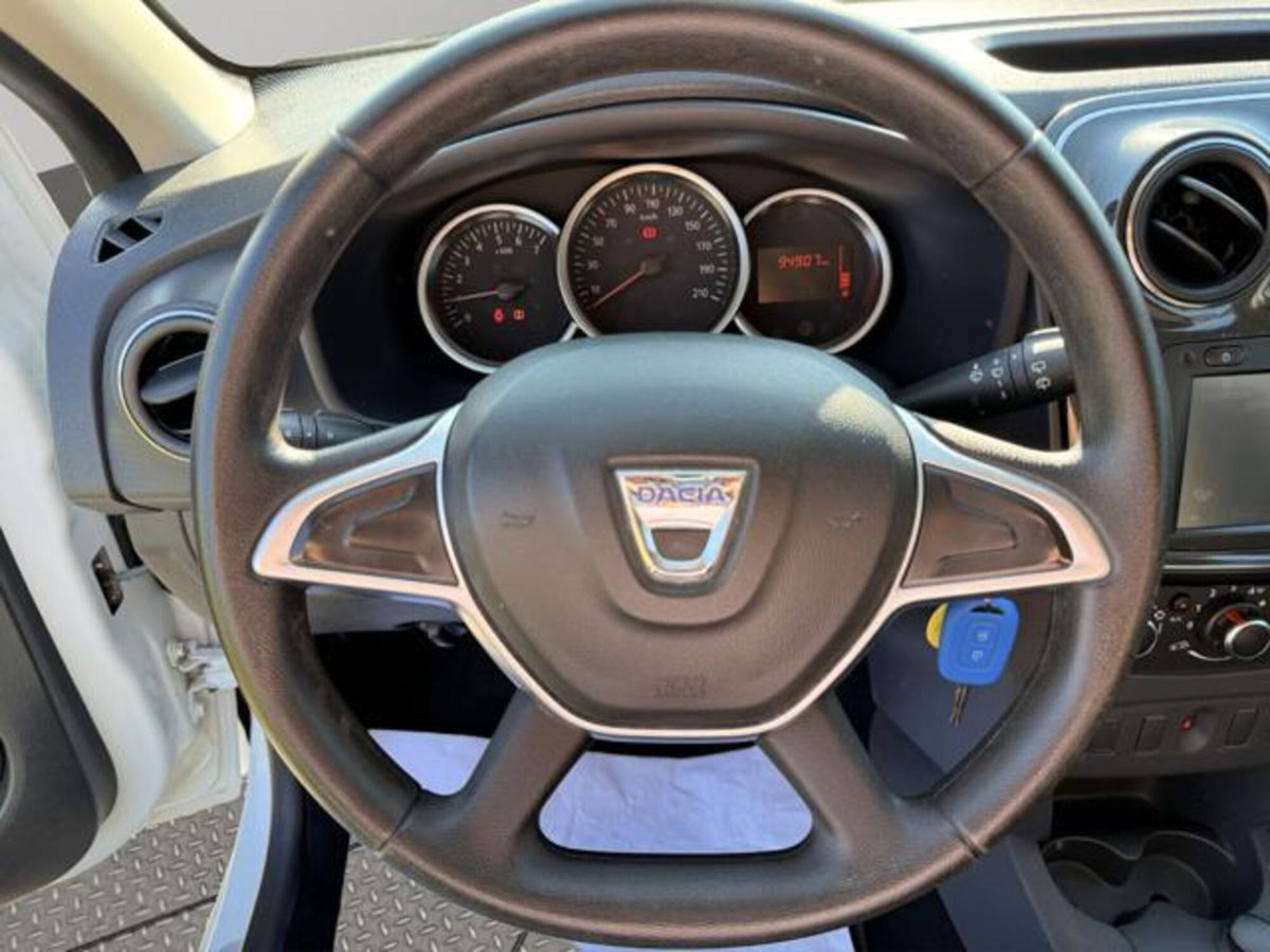 Dacia Sandero 1.0 SCe 12V 75CV (8)