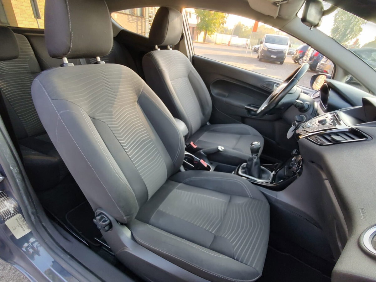 Ford Fiesta 1.4 3 porte Bz.- GPL Titanium (12)