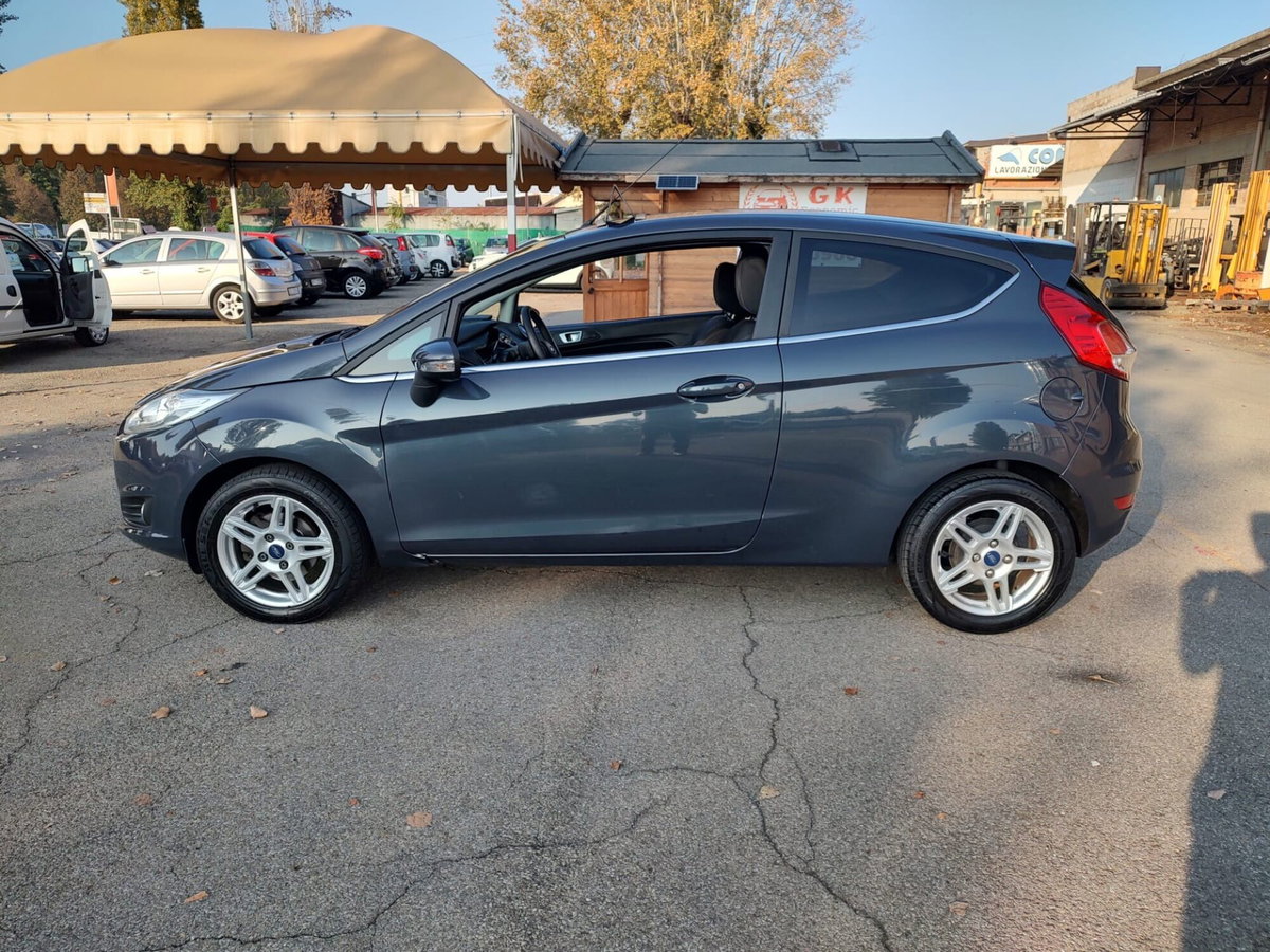 Ford Fiesta 1.4 3 porte Bz.- GPL Titanium (4)