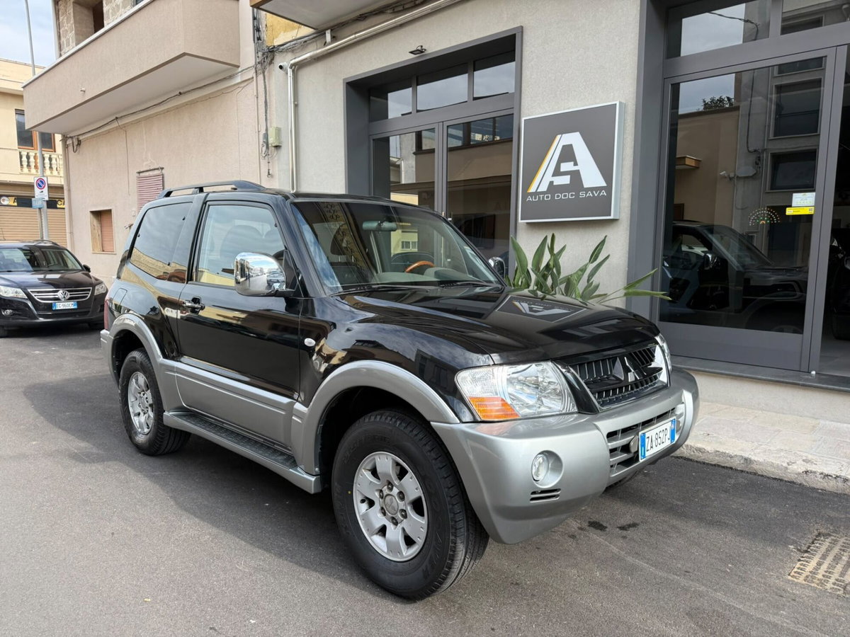 Mitsubishi Pajero 3.2 16V DI-D 3p. GLX Autocarro