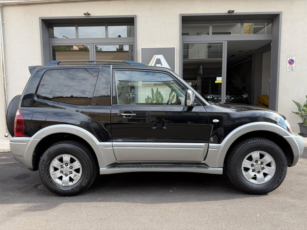 Mitsubishi Pajero 3.2 16V DI-D 3p. GLX Autocarro (2)