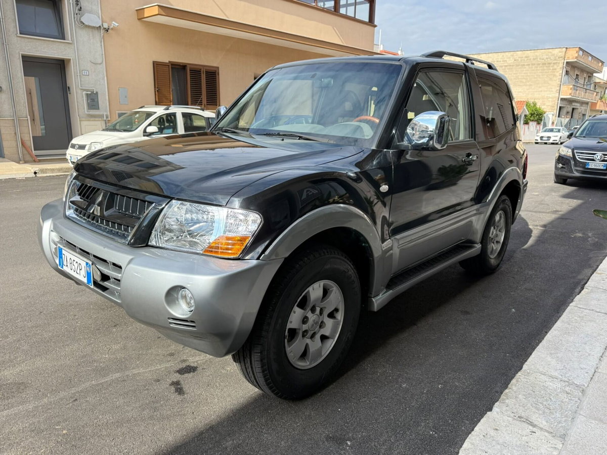 Mitsubishi Pajero 3.2 16V DI-D 3p. GLX Autocarro (3)