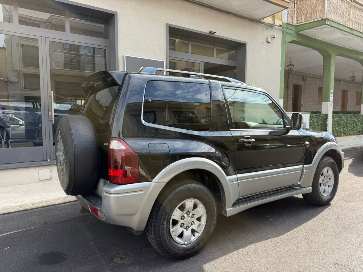 Mitsubishi Pajero 3.2 16V DI-D 3p. GLX Autocarro (5)