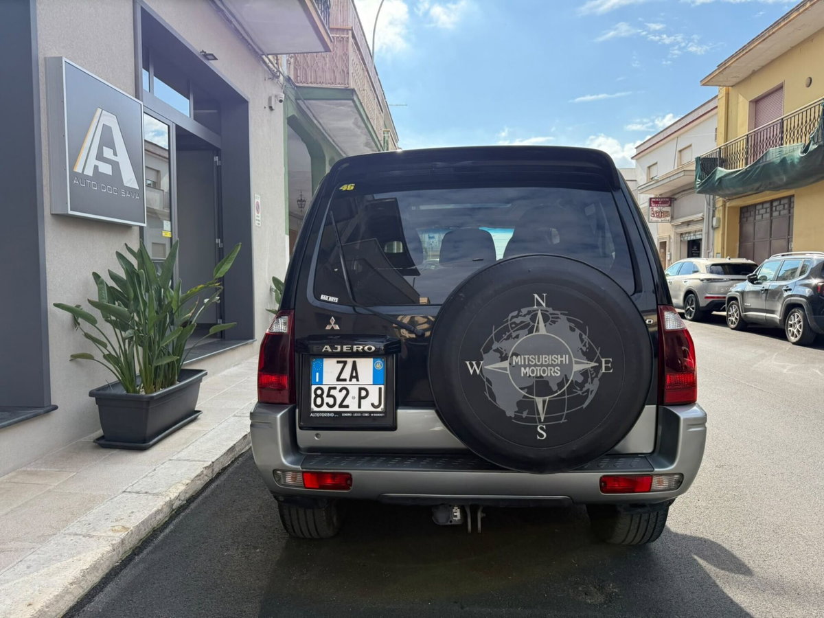 Mitsubishi Pajero 3.2 16V DI-D 3p. GLX Autocarro (6)