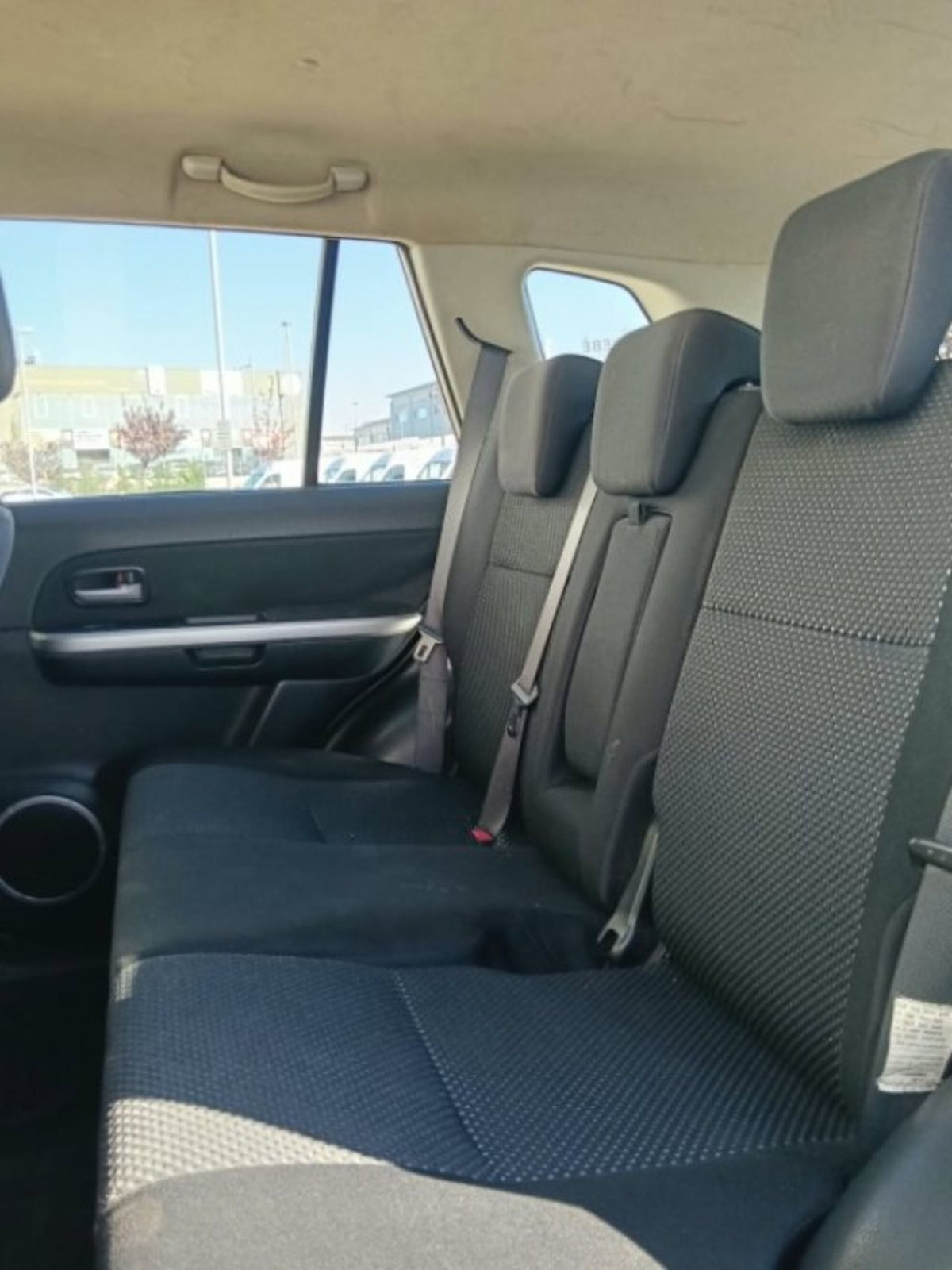 Suzuki Grand Vitara 2.0 16V 5 porte (12)