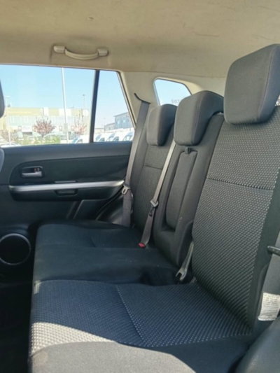 Suzuki Grand Vitara 2.0 16V 5 porte (12)