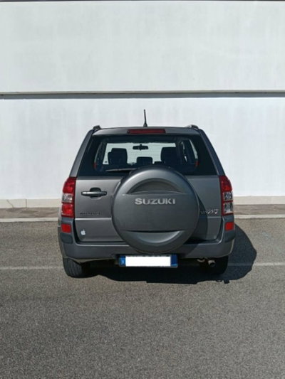 Suzuki Grand Vitara 2.0 16V 5 porte (2)