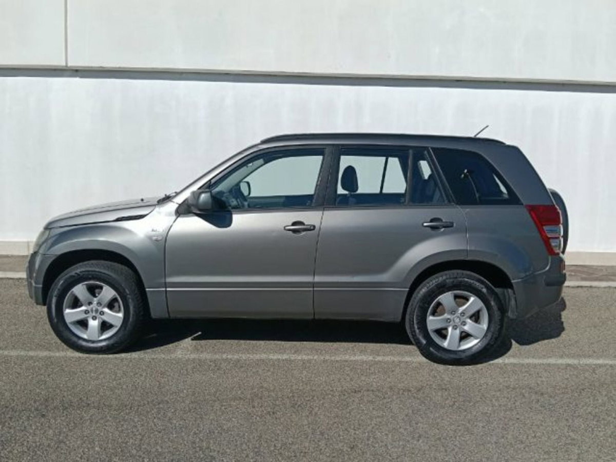 Suzuki Grand Vitara 2.0 16V 5 porte (4)