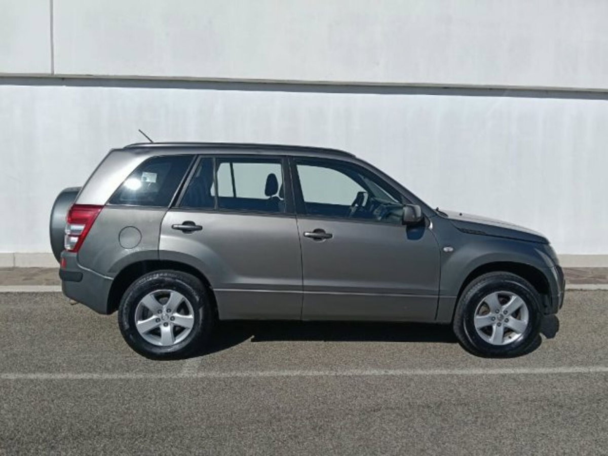 Suzuki Grand Vitara 2.0 16V 5 porte (5)