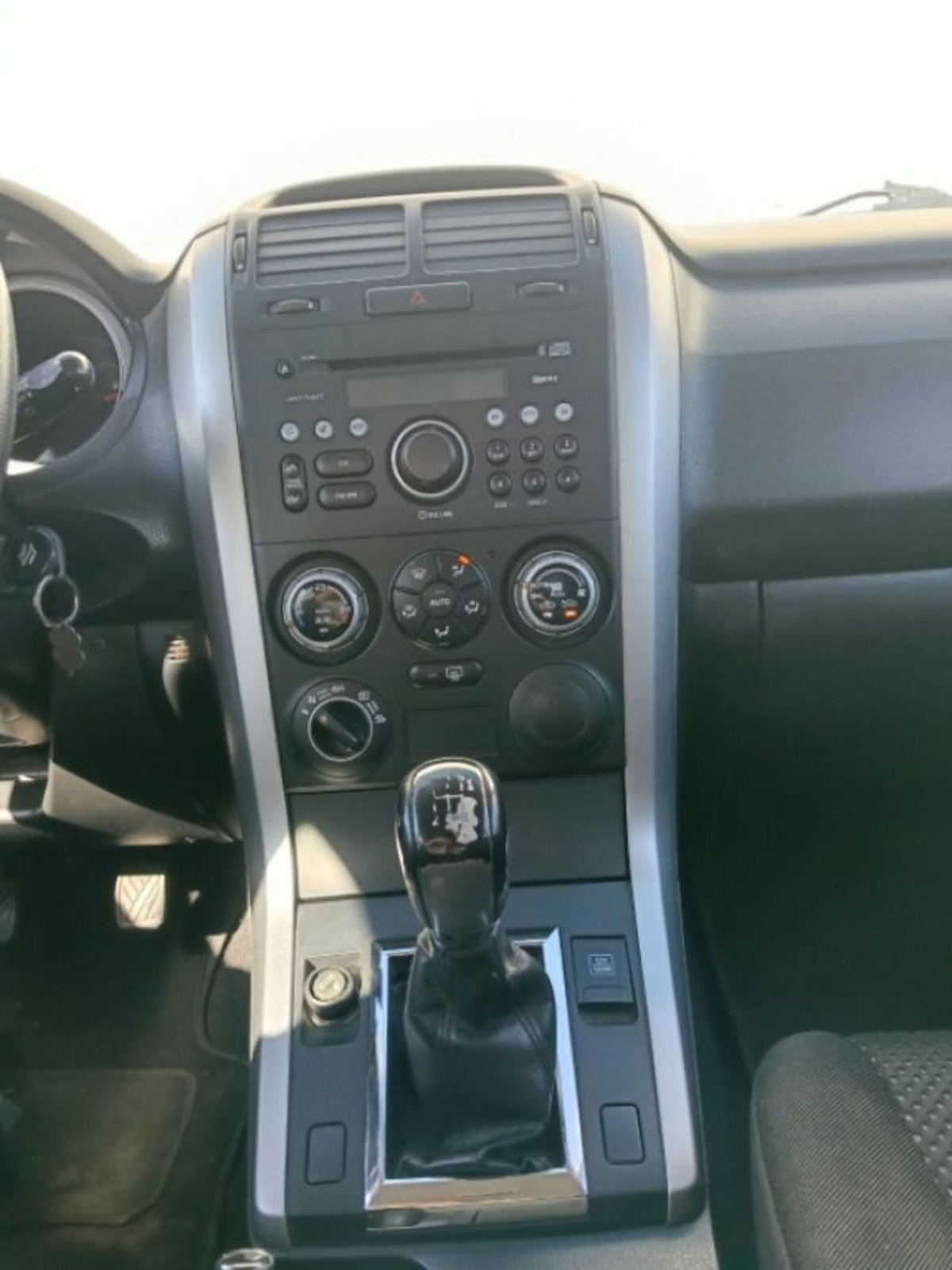 Suzuki Grand Vitara 2.0 16V 5 porte (9)