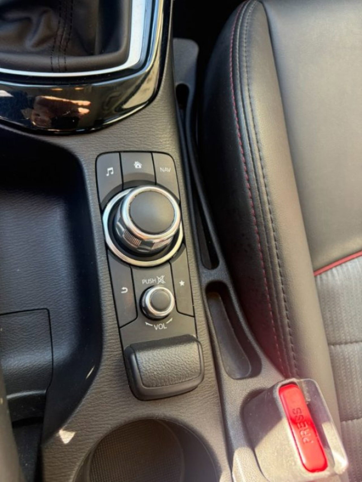 Mazda CX-3 1.5L Skyactiv-D Luxury Edition (17)
