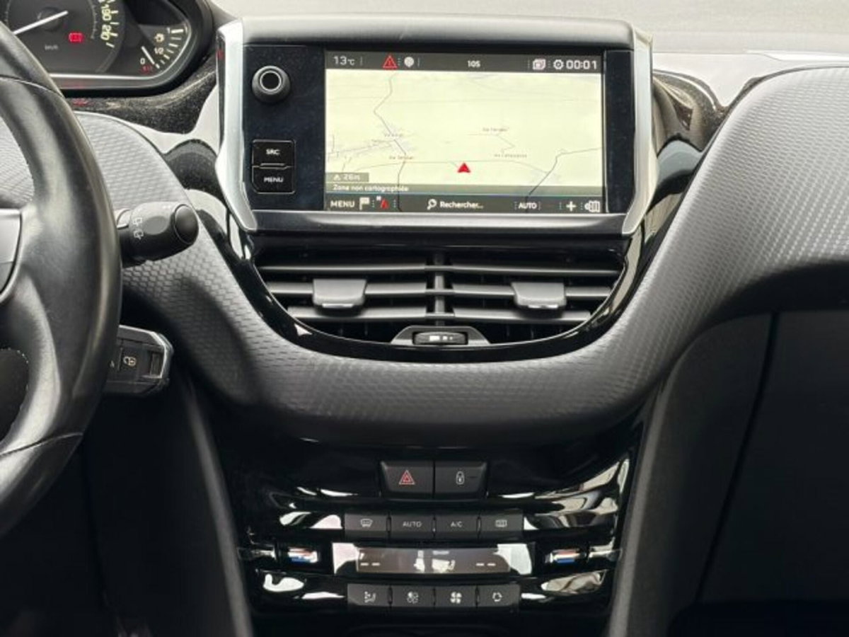 Peugeot 208 82 5 porte Allure (10)