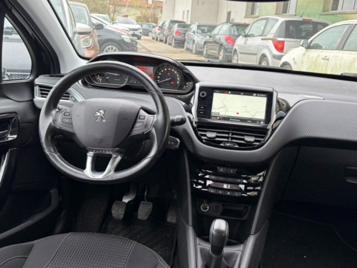 Peugeot 208 82 5 porte Allure (11)
