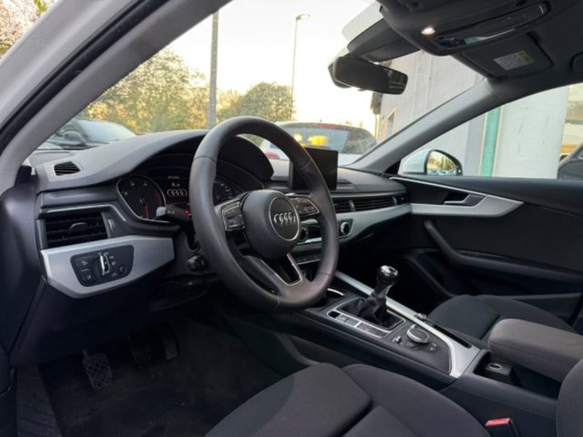 Audi A4 Avant 2.0 TDI 150 CV ultra Business Sport (13)