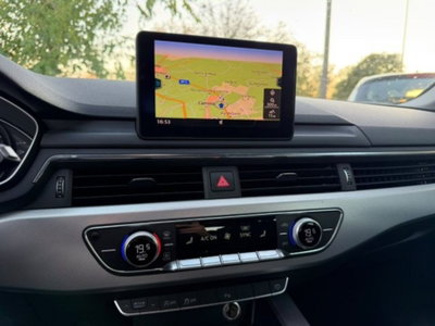 Audi A4 Avant 2.0 TDI 150 CV ultra Business Sport (15)